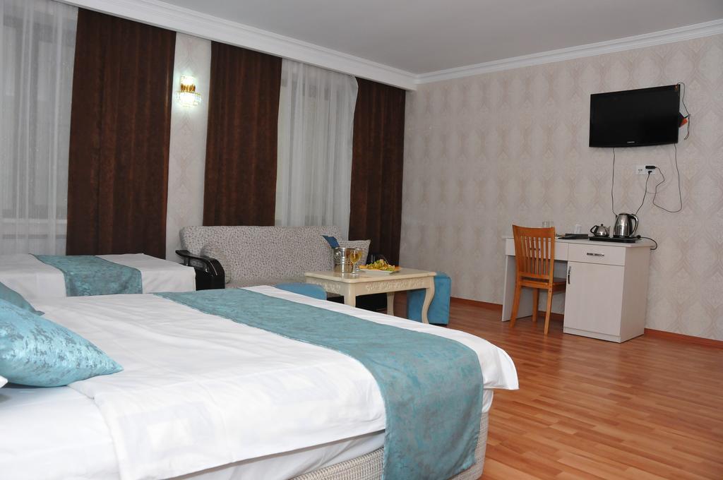 Xudaferin Hotel Baku Exterior photo